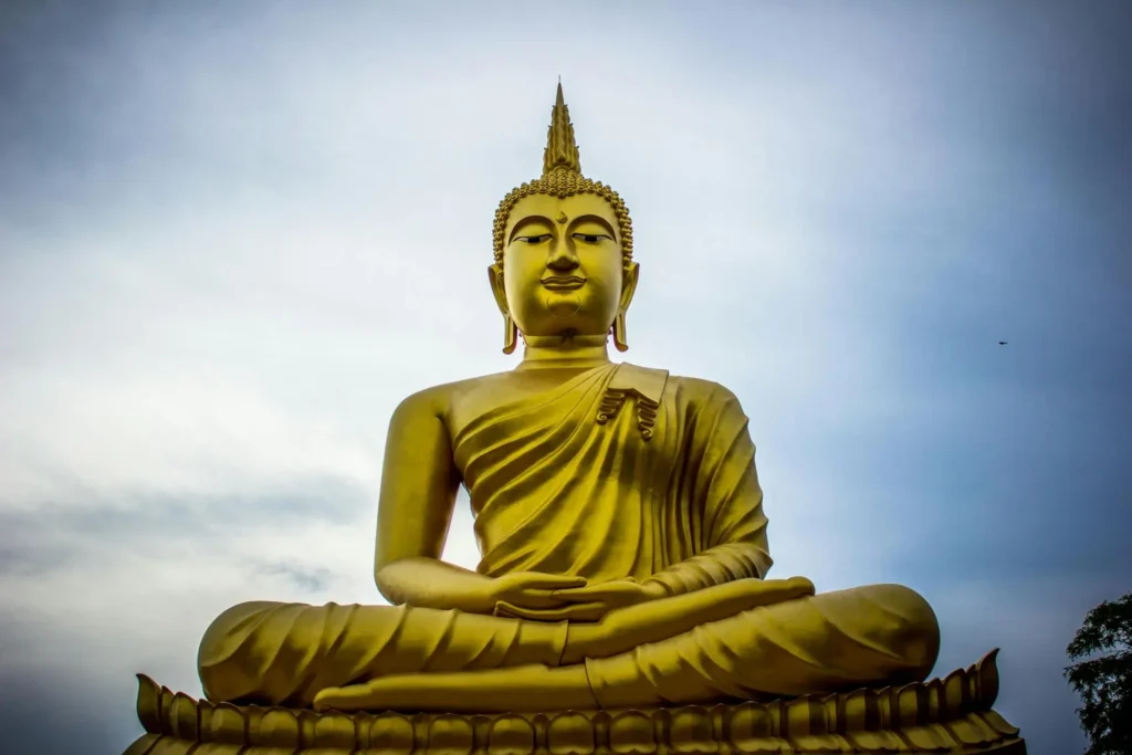 Goldener Gautama Buddha in Thailand